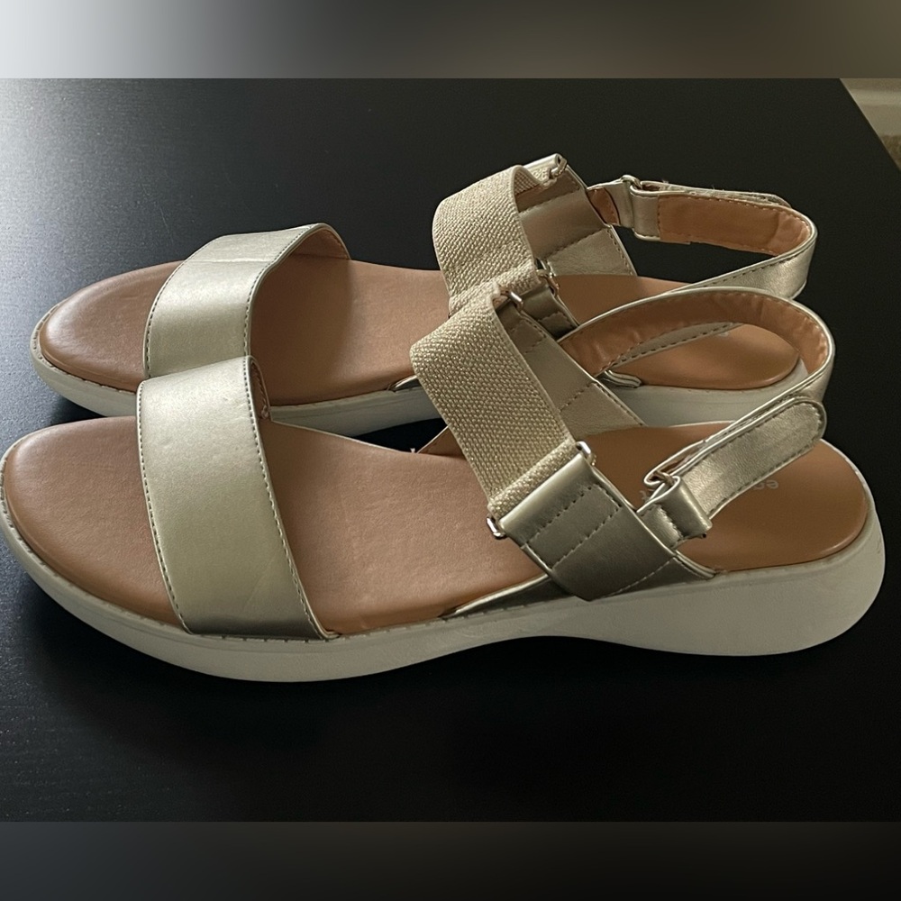 Easy Spirit gold sandals size 9.5 never worn